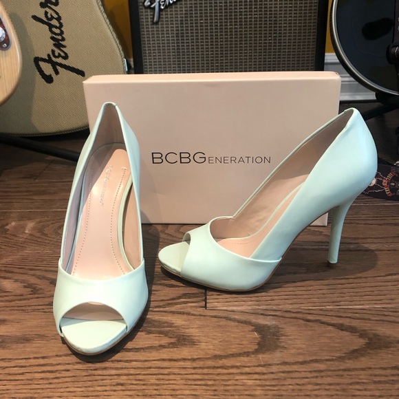 BCBGeneration Peep Toe Heels - NIB      Size 9 - Picture 3 of 8